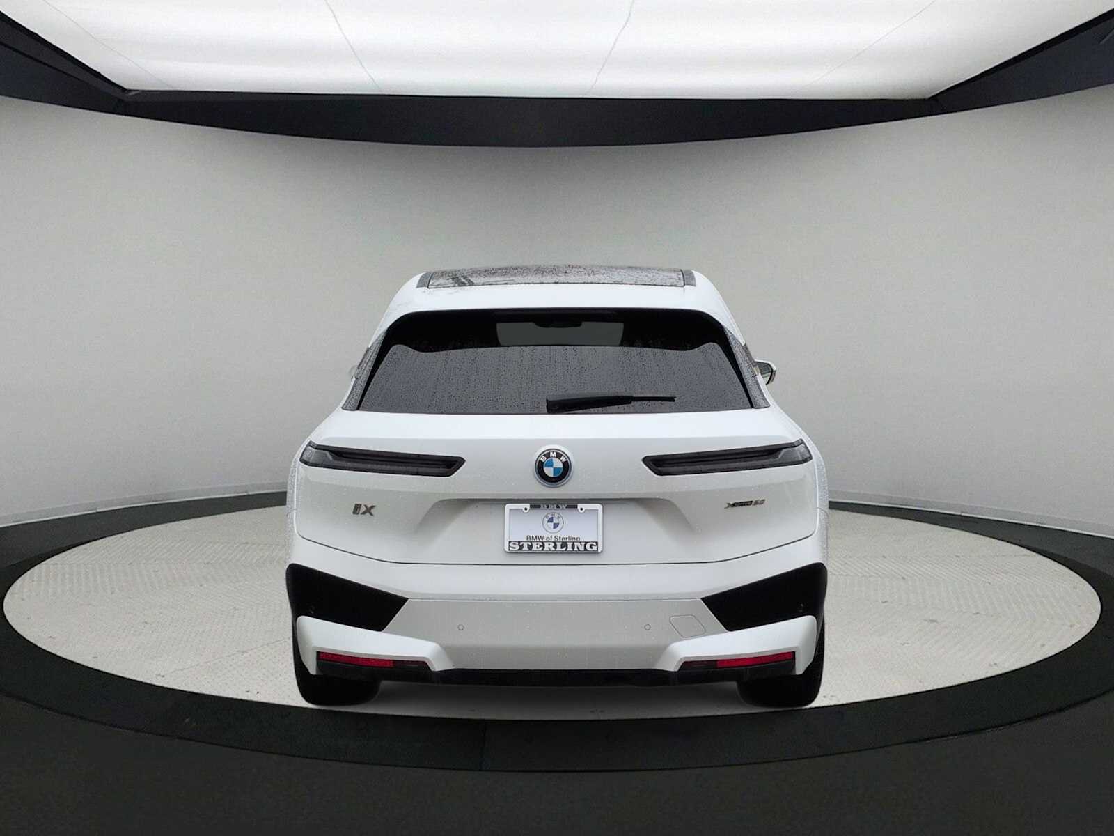 Thumbnail: 2023 BMW iX - 7