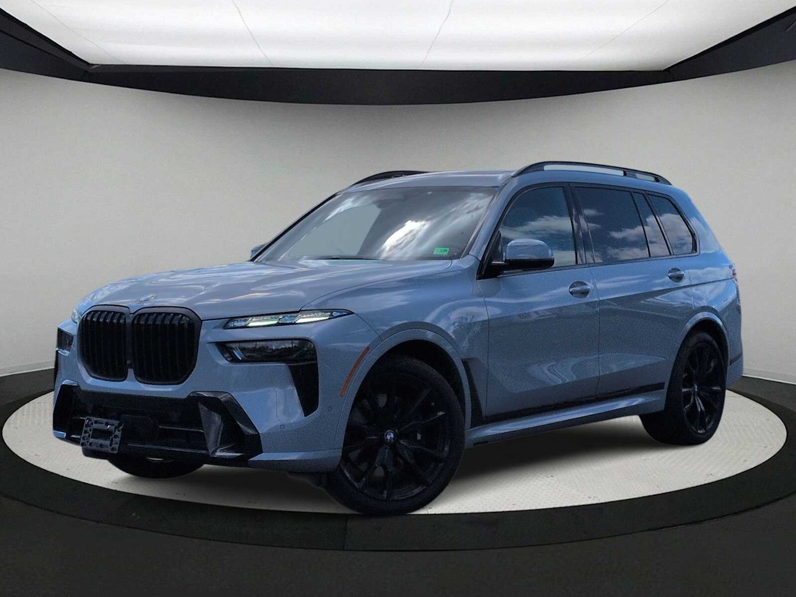 Thumbnail: 2025 BMW X7 - 1