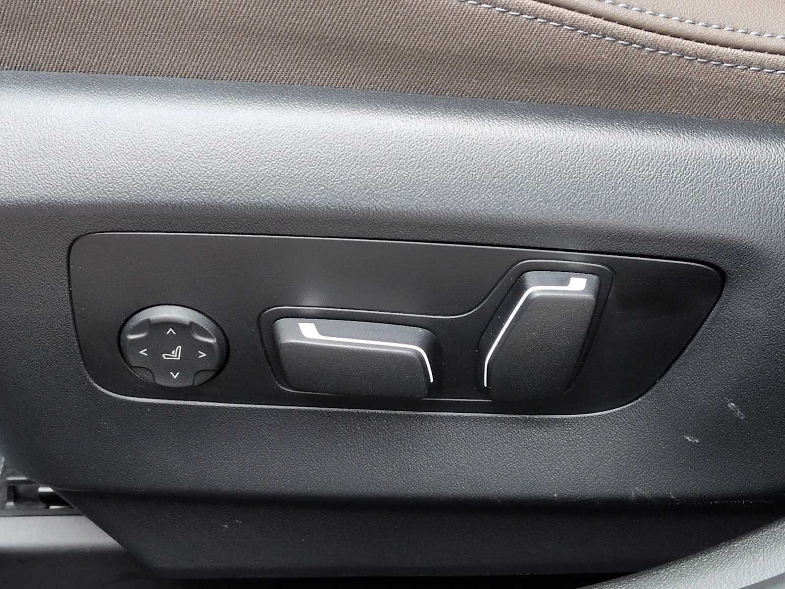 Thumbnail: 2025 BMW i5 - 17