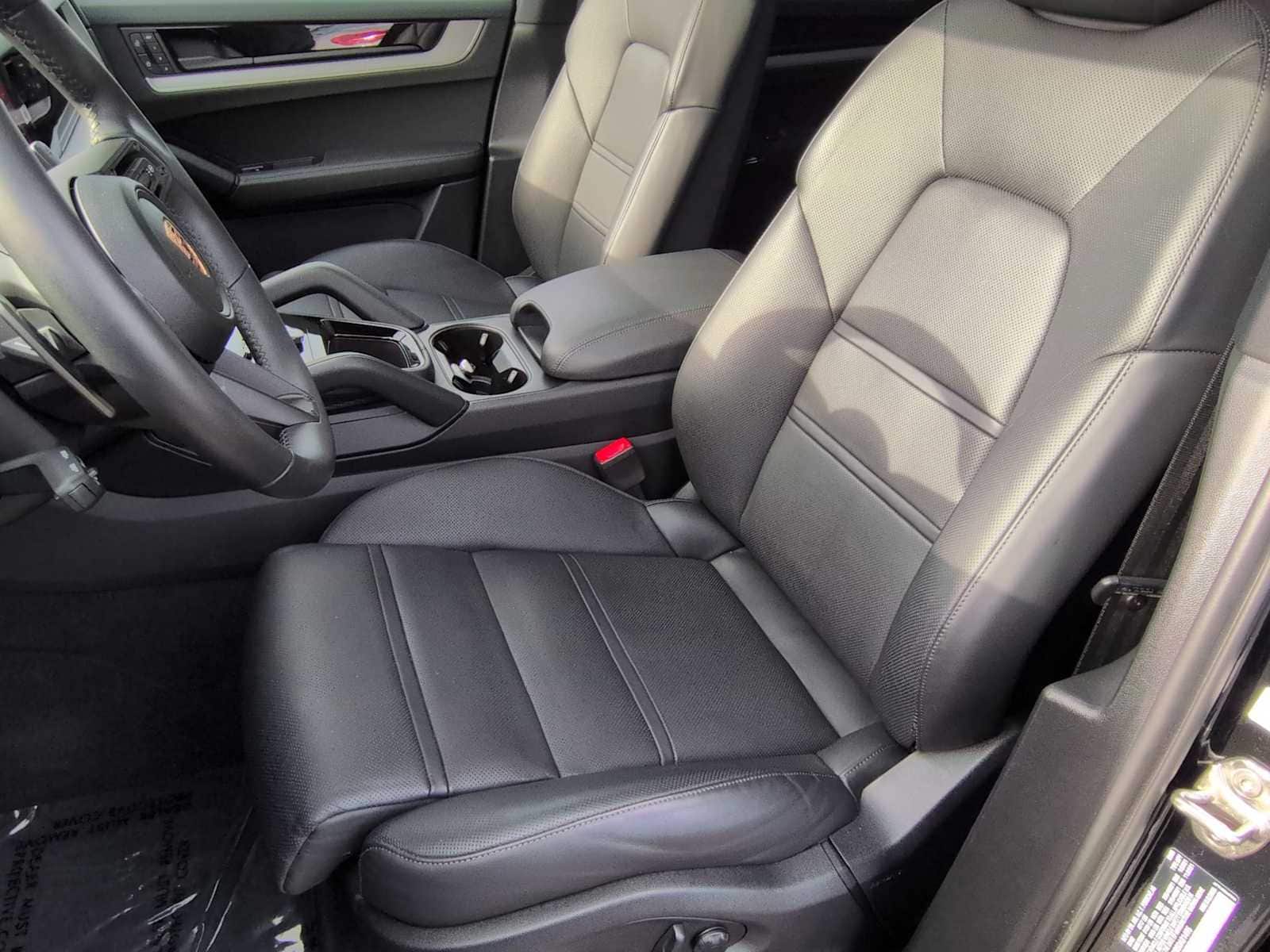 Thumbnail: 2025 Porsche  - 17