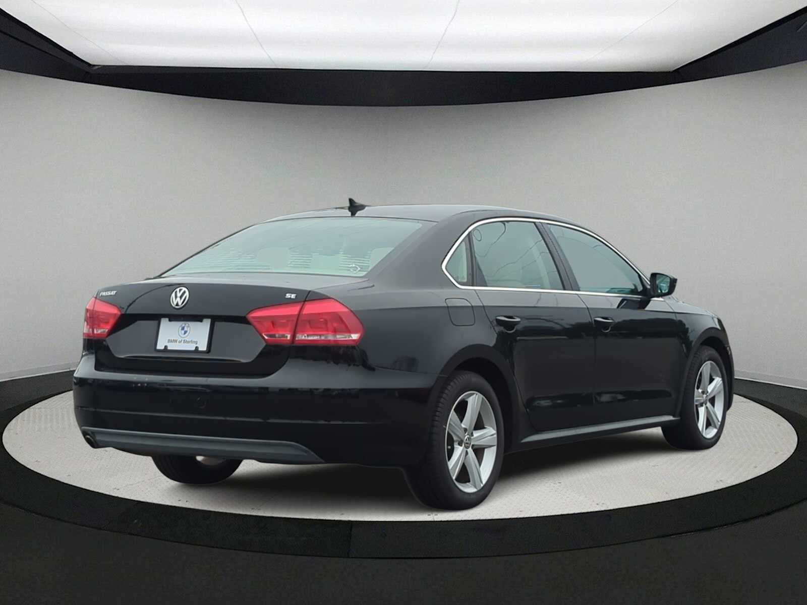 Thumbnail: 2013 Volkswagen Passat - 8