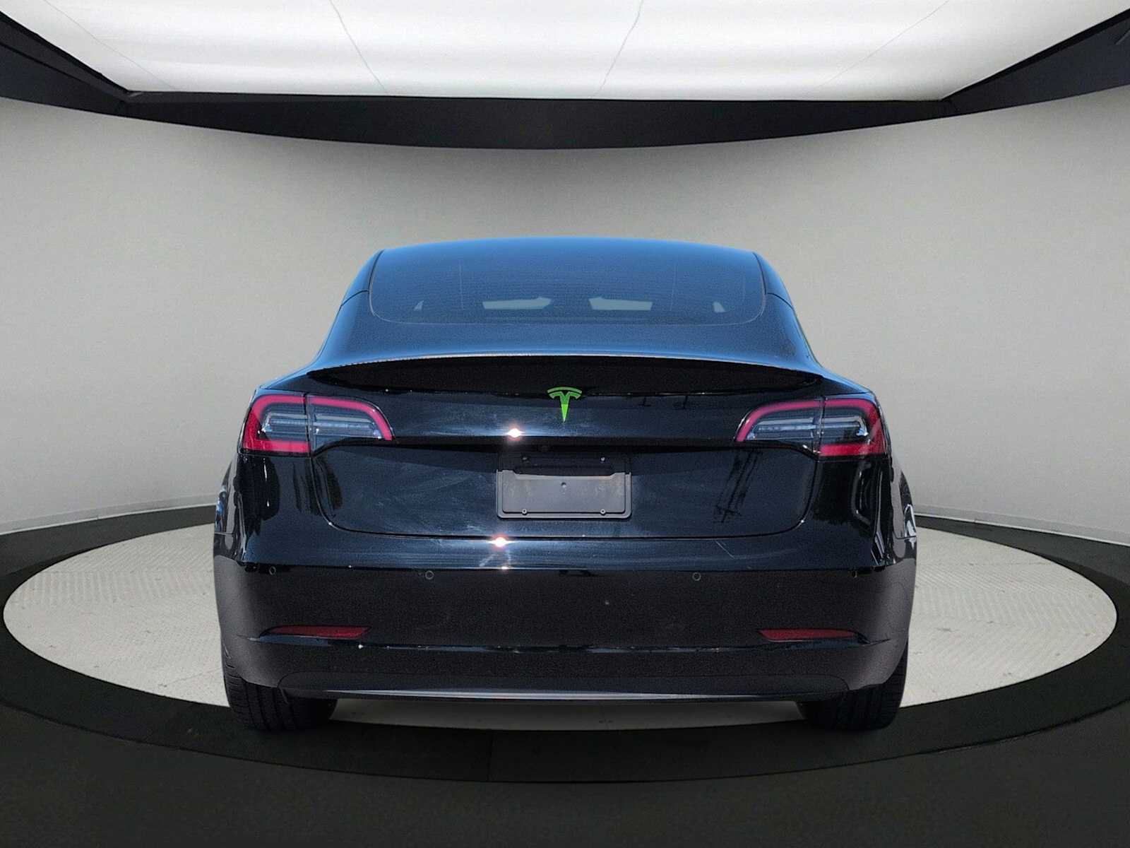 Thumbnail: 2022 Tesla Model 3 - 7