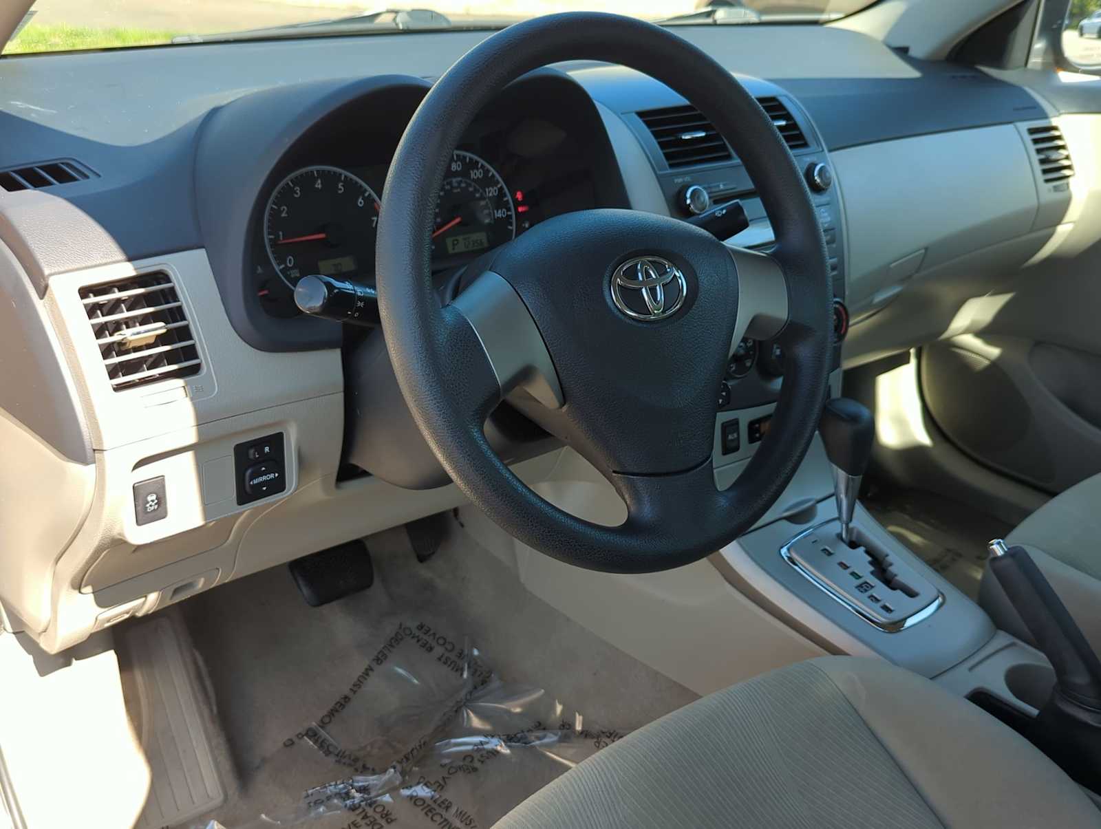 Thumbnail: 2011 Toyota Corolla - 16