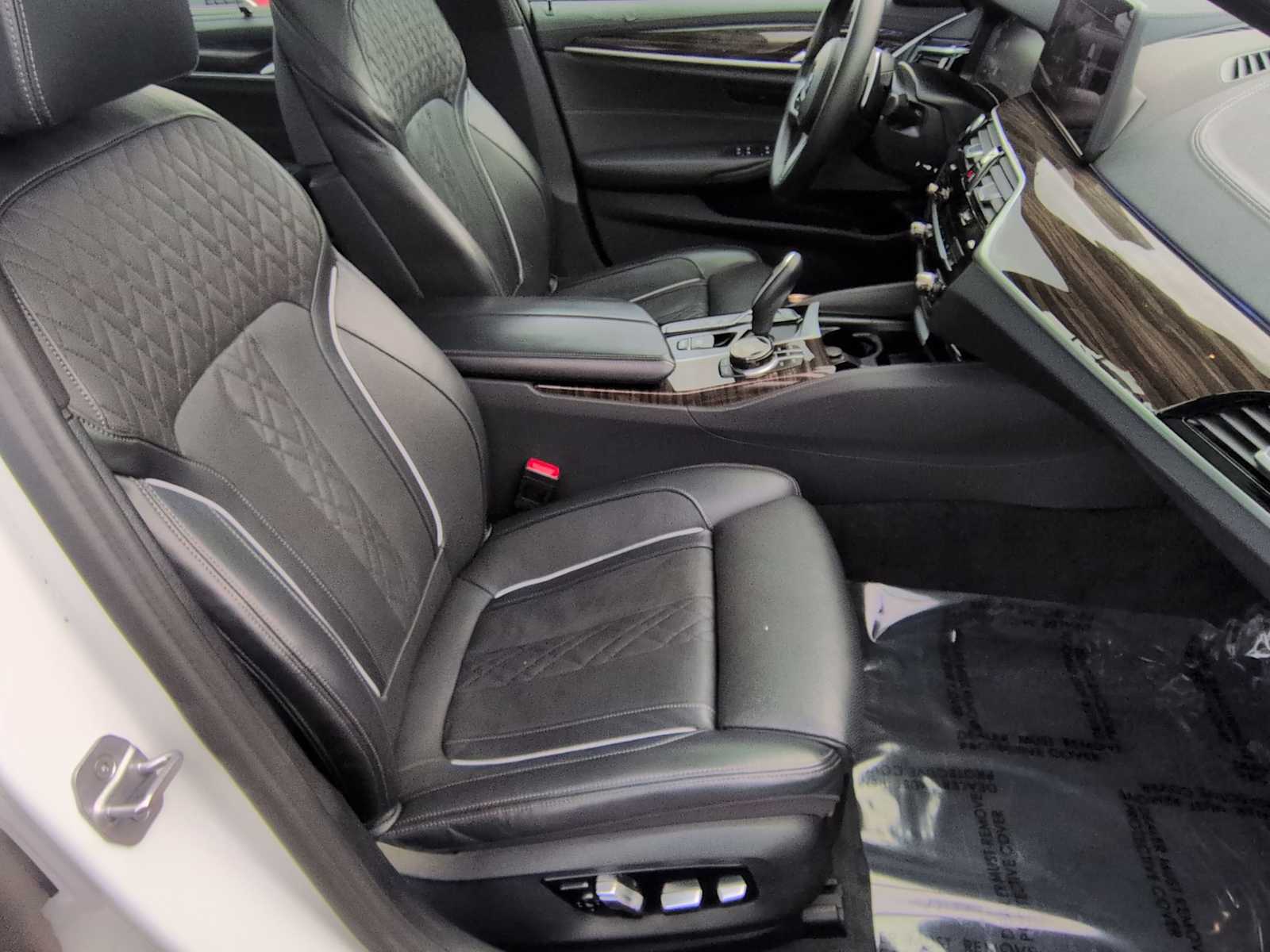 Thumbnail: 2021 BMW 5 Series - 23