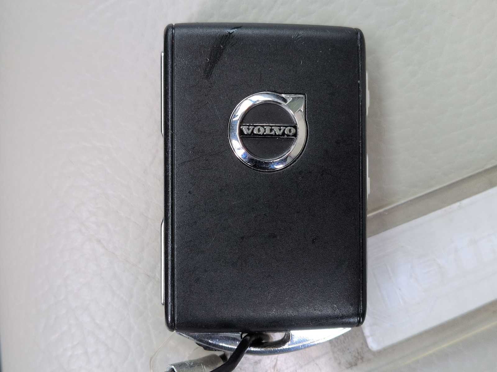 Thumbnail: 2020 Volvo XC60 - 37