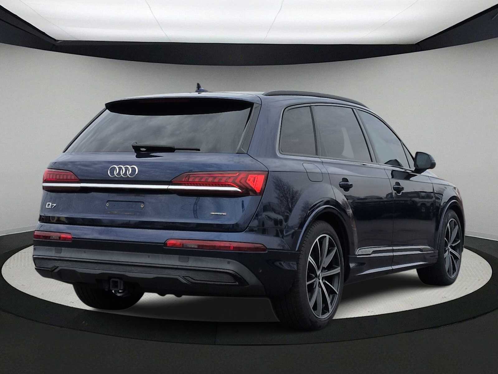 Thumbnail: 2020 Audi Q7 - 8