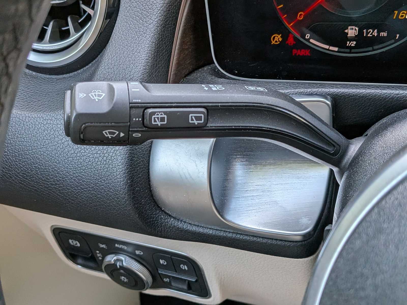 Thumbnail: 2020 Mercedes-Benz GLB - 28