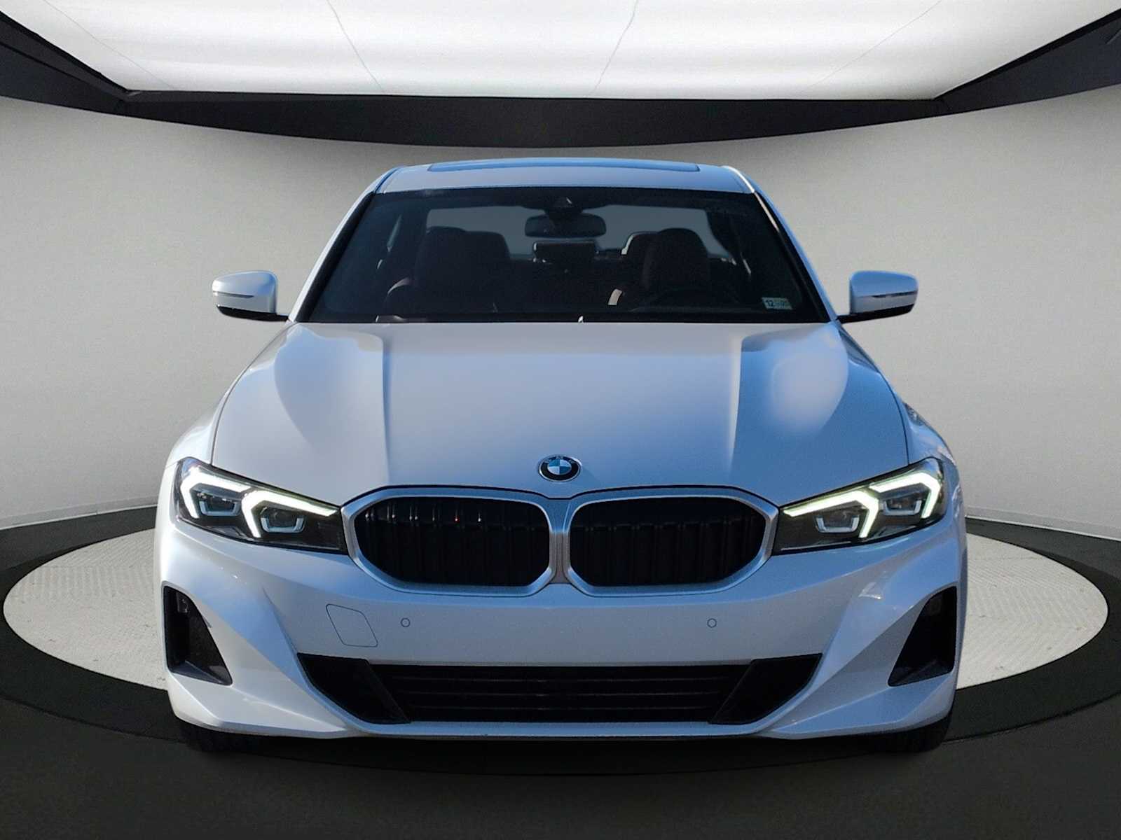 Thumbnail: 2023 BMW 3 Series - 3