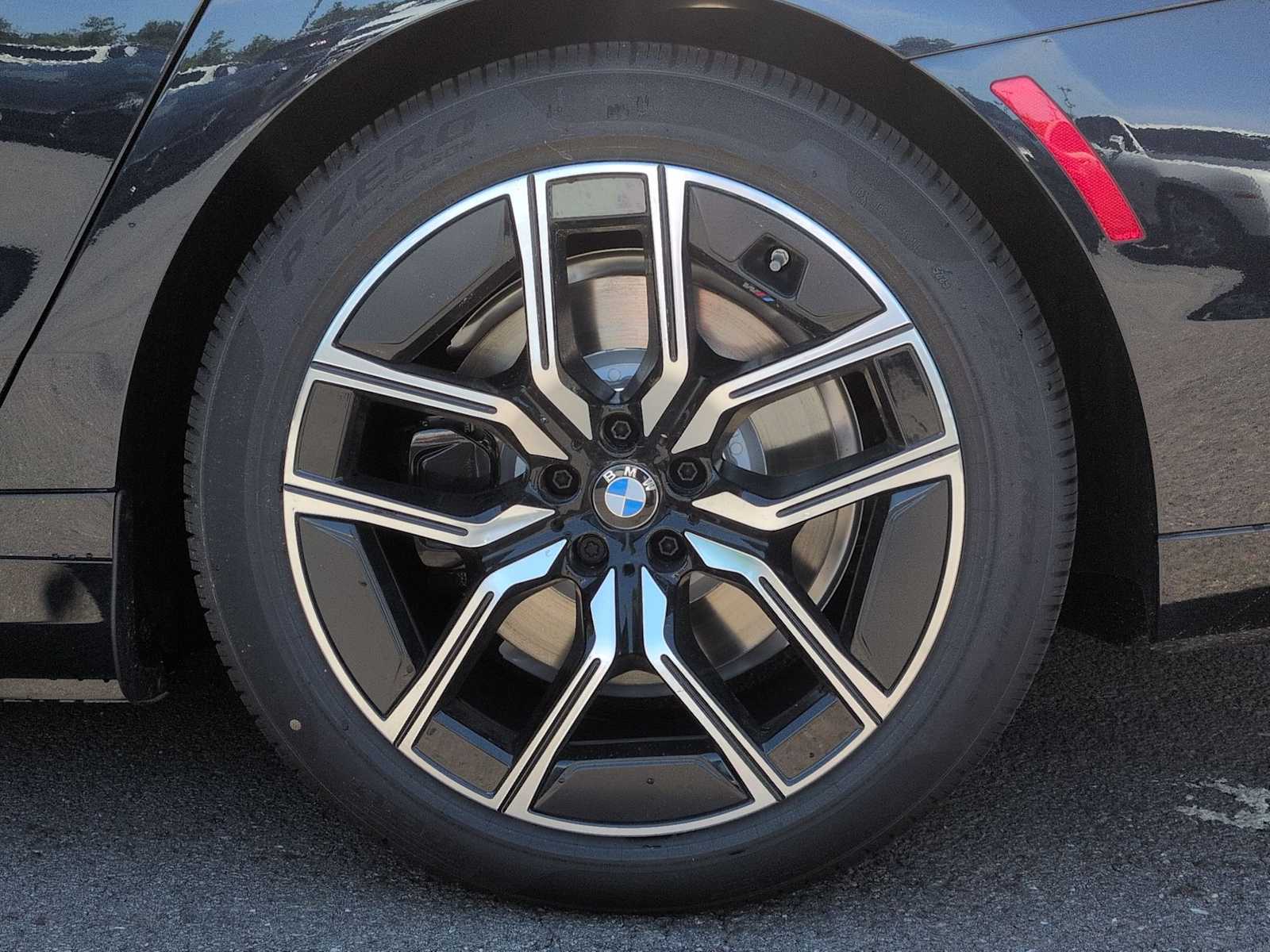 Thumbnail: 2026 BMW i7 - 14