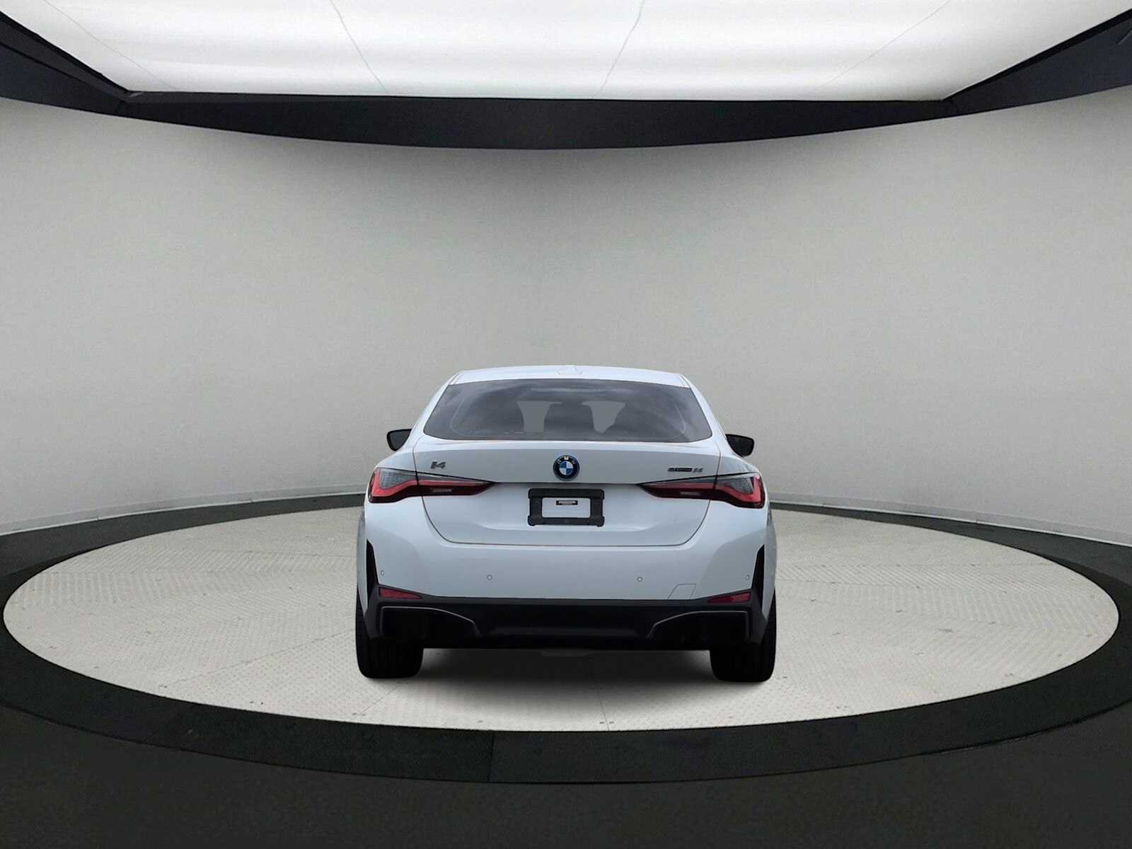 Thumbnail: 2023 BMW i4 - 7