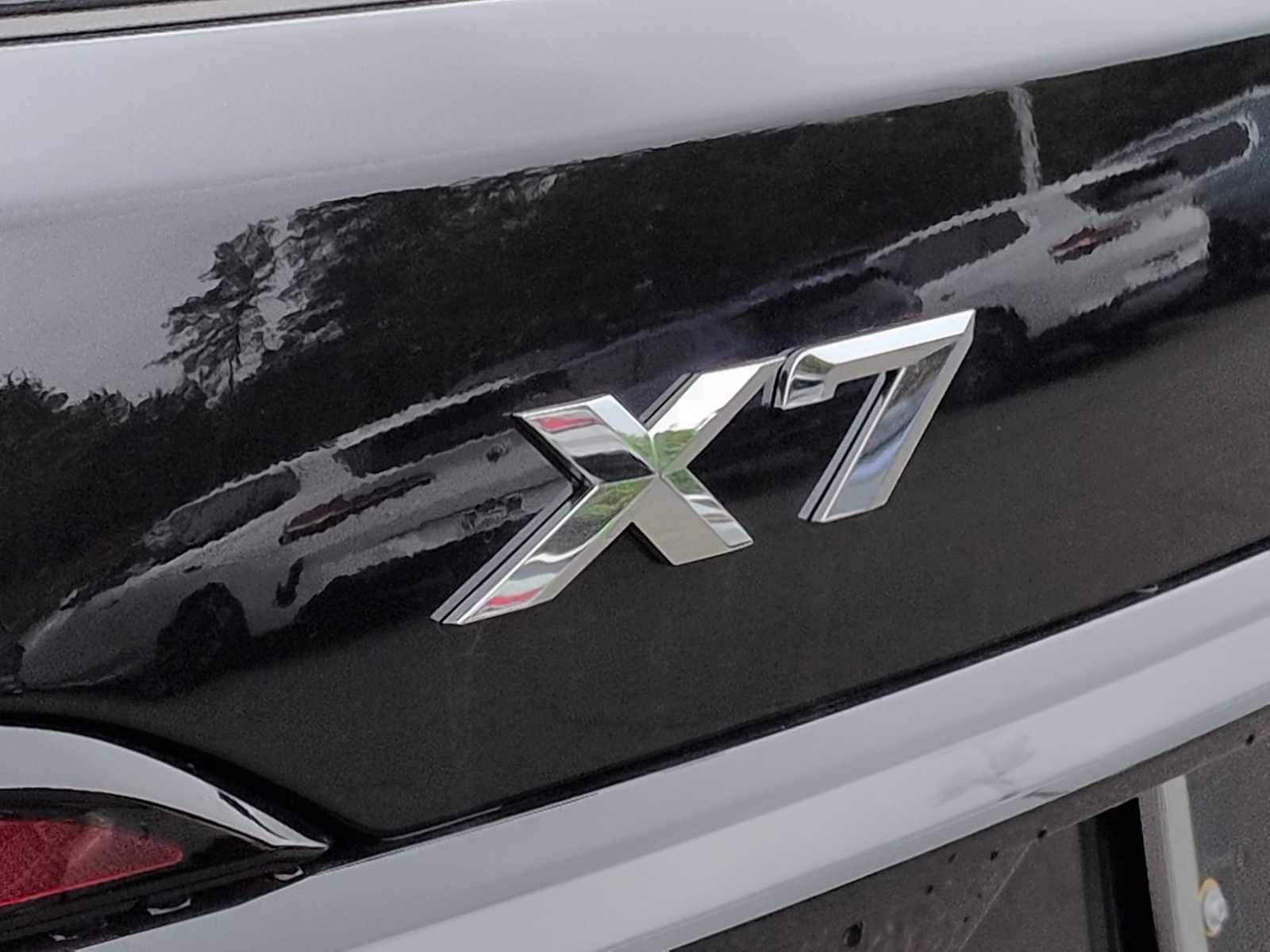 Thumbnail: 2027 BMW X7 - 13