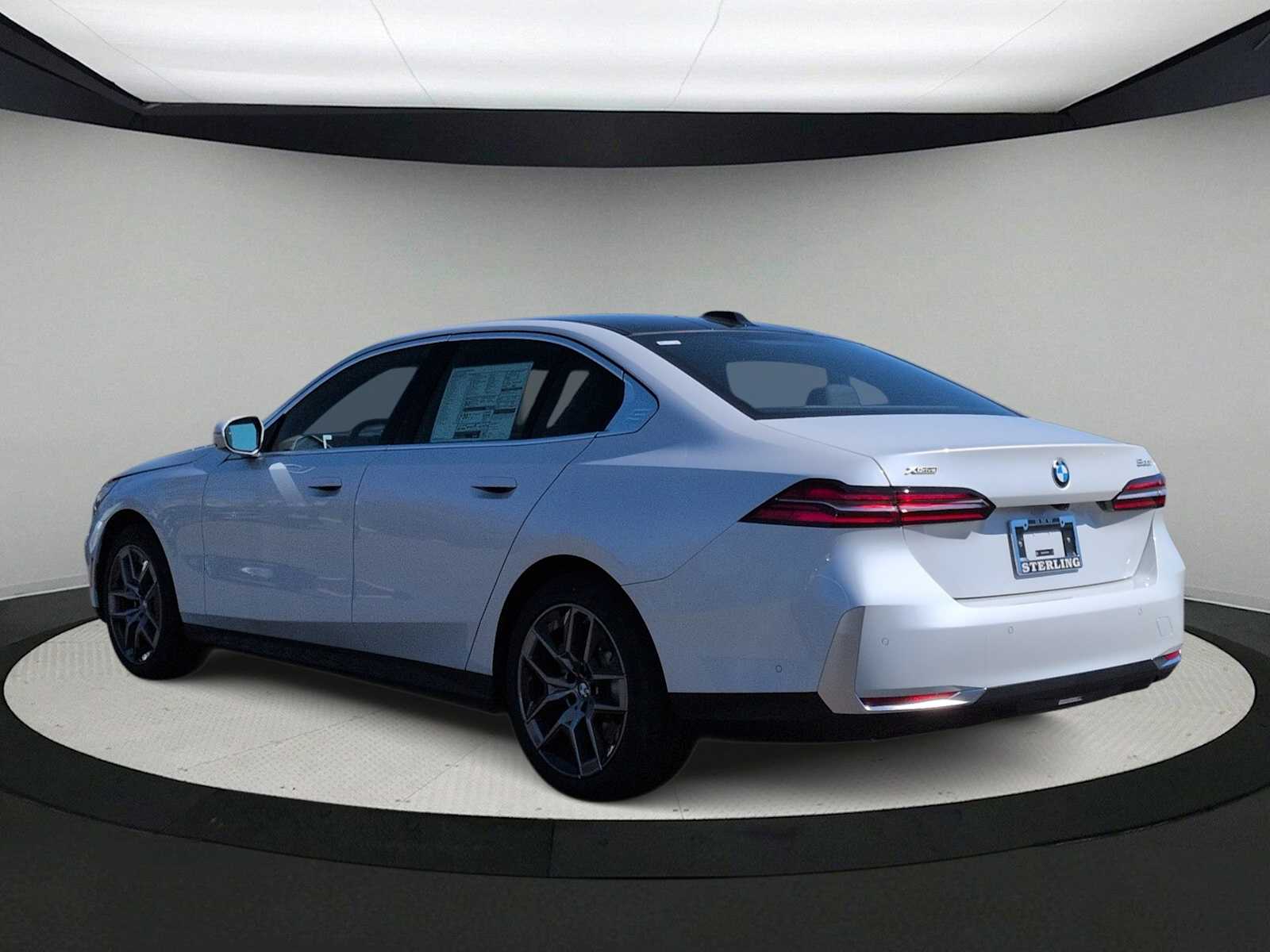 Thumbnail: 2026 BMW 5 Series - 6
