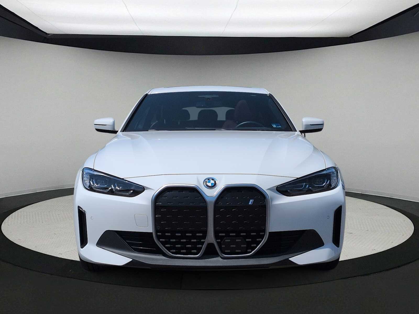 Thumbnail: 2023 BMW i4 - 3