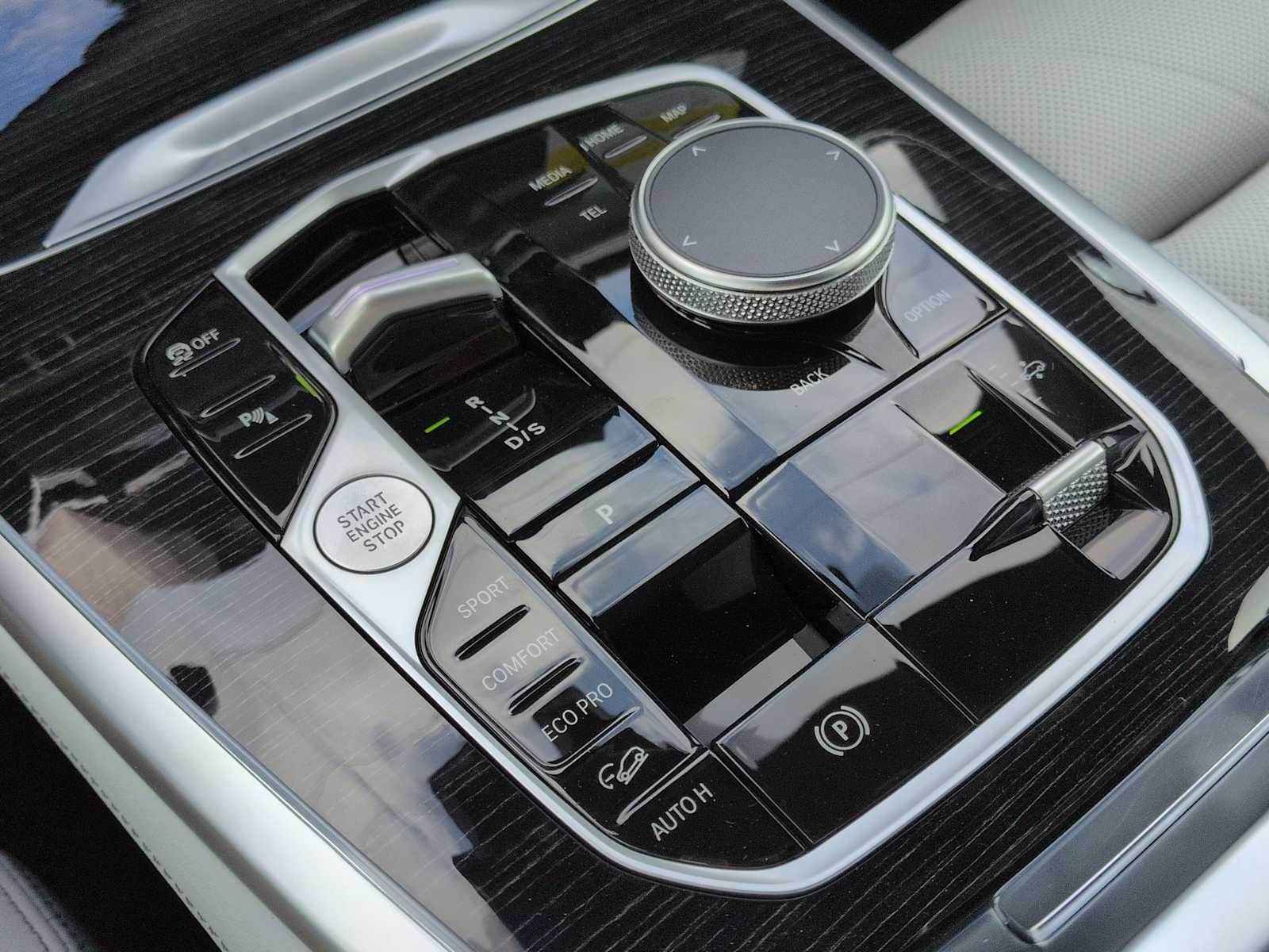Thumbnail: 2026 BMW X7 - 35