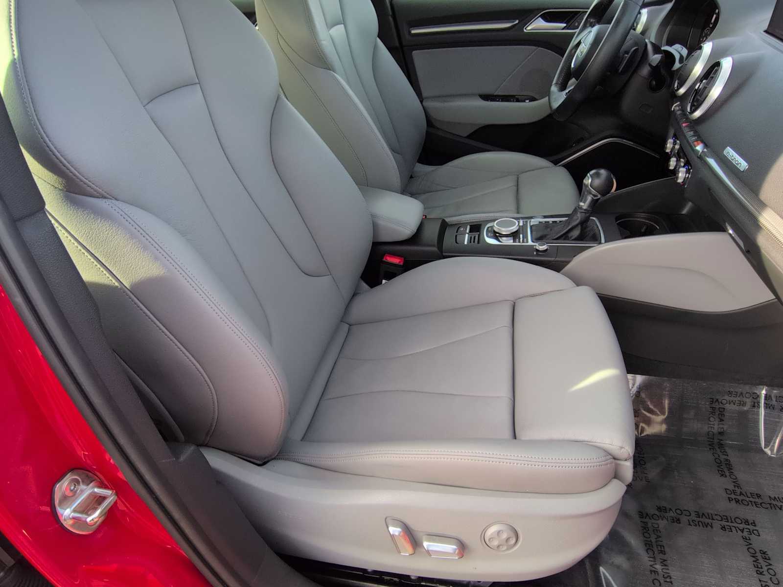 Thumbnail: 2017 Audi A3 e-tron - 24