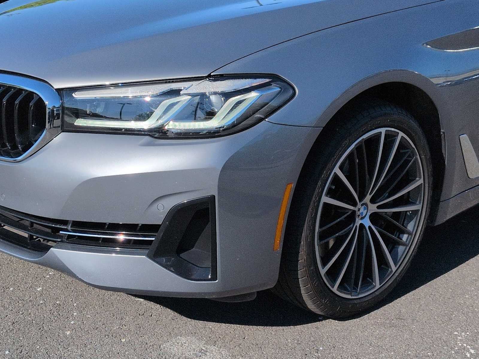Thumbnail: 2023 BMW 5 Series - 11