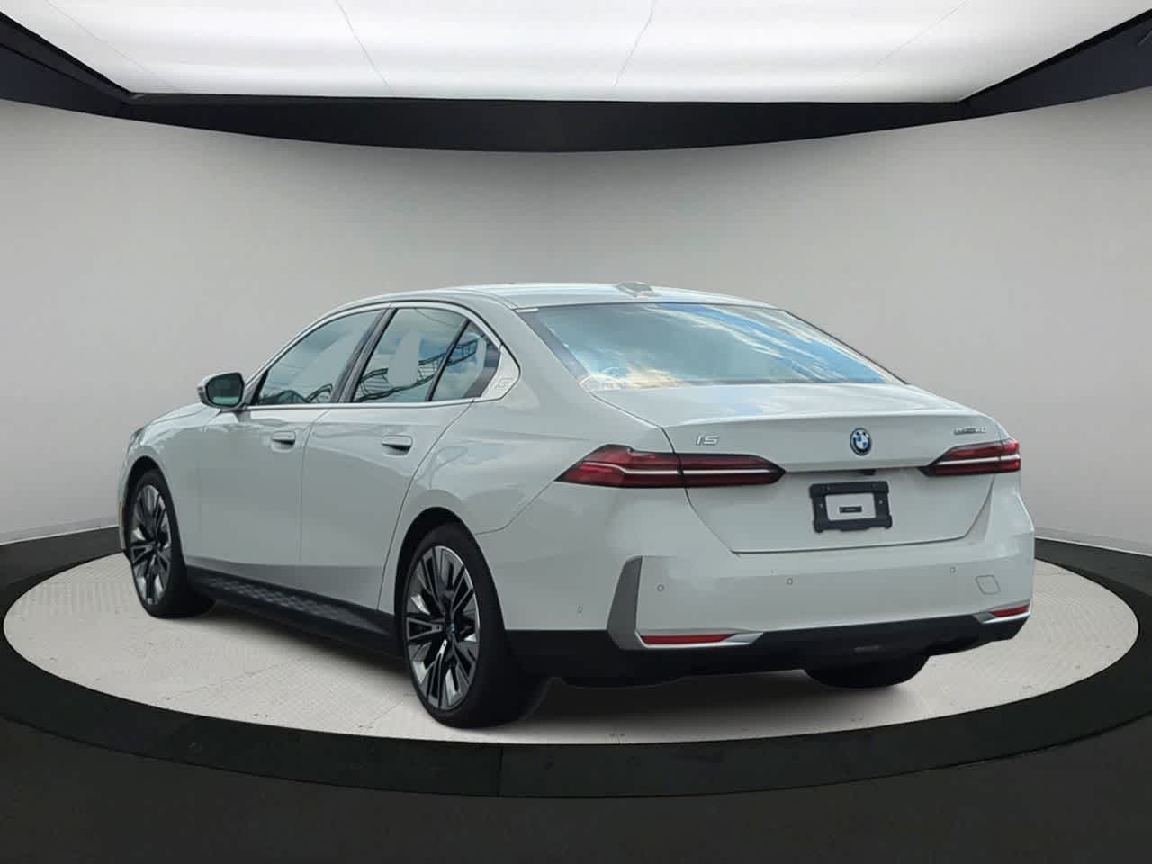 Thumbnail: 2024 BMW i5 - 6