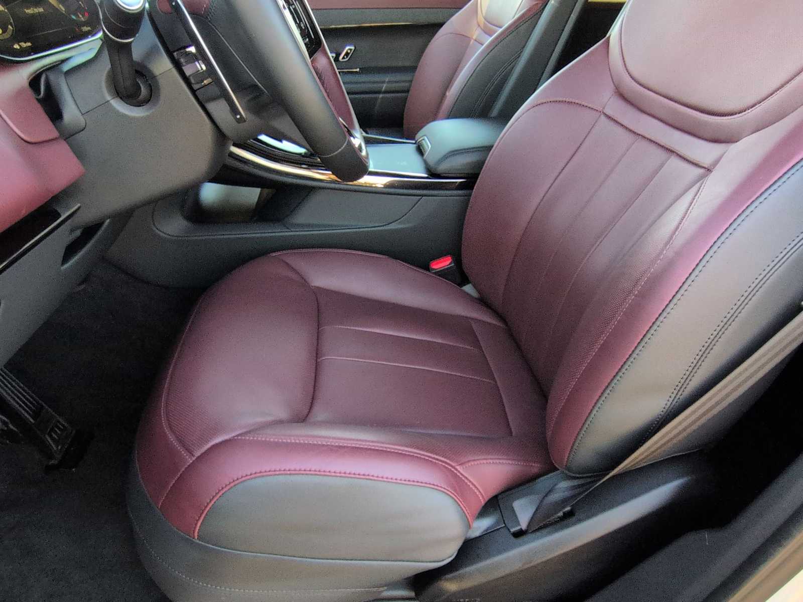 Thumbnail: 2025 Land Rover Range Rover Sport - 17