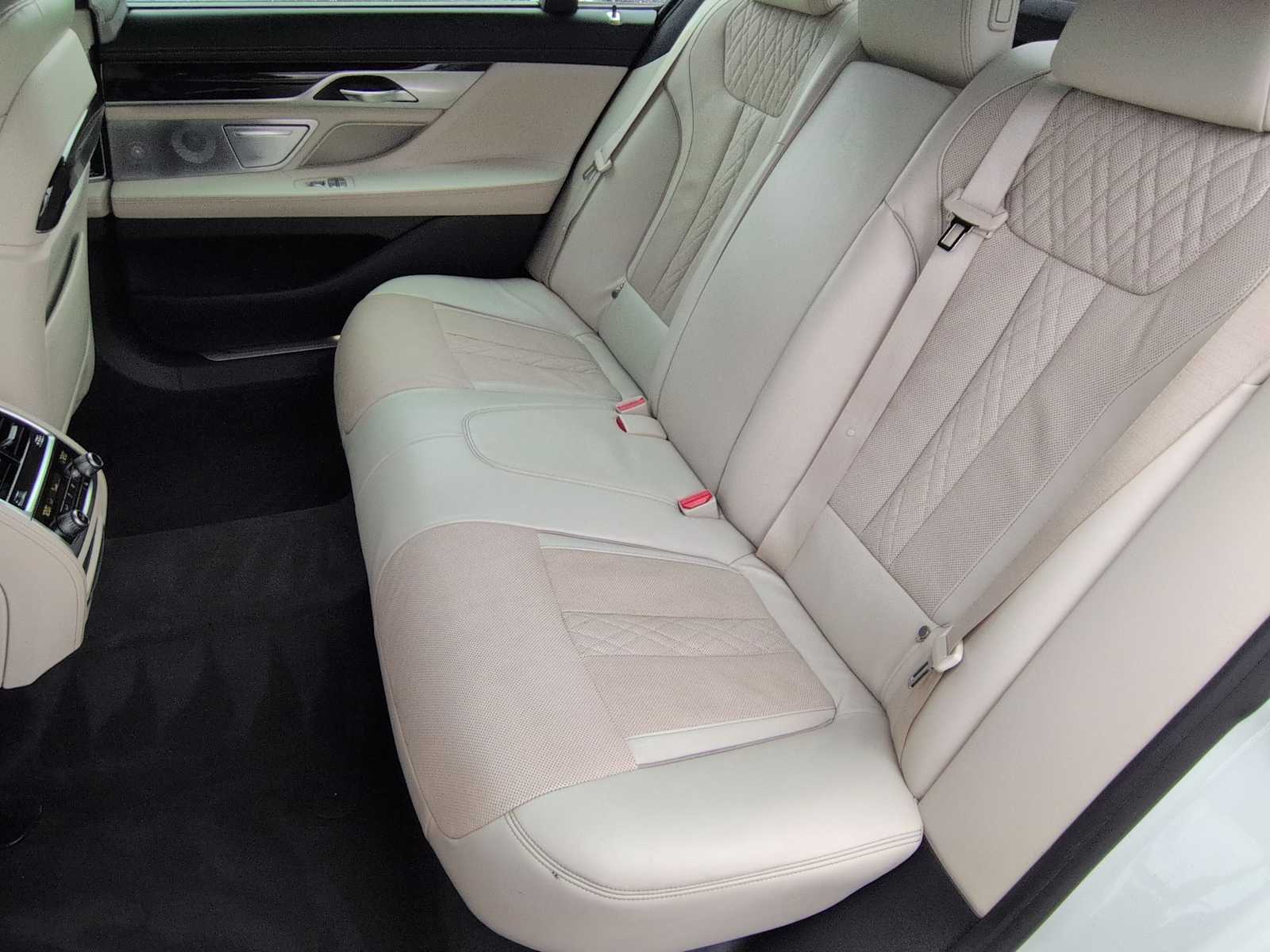 Thumbnail: 2016 BMW 7 Series - 20