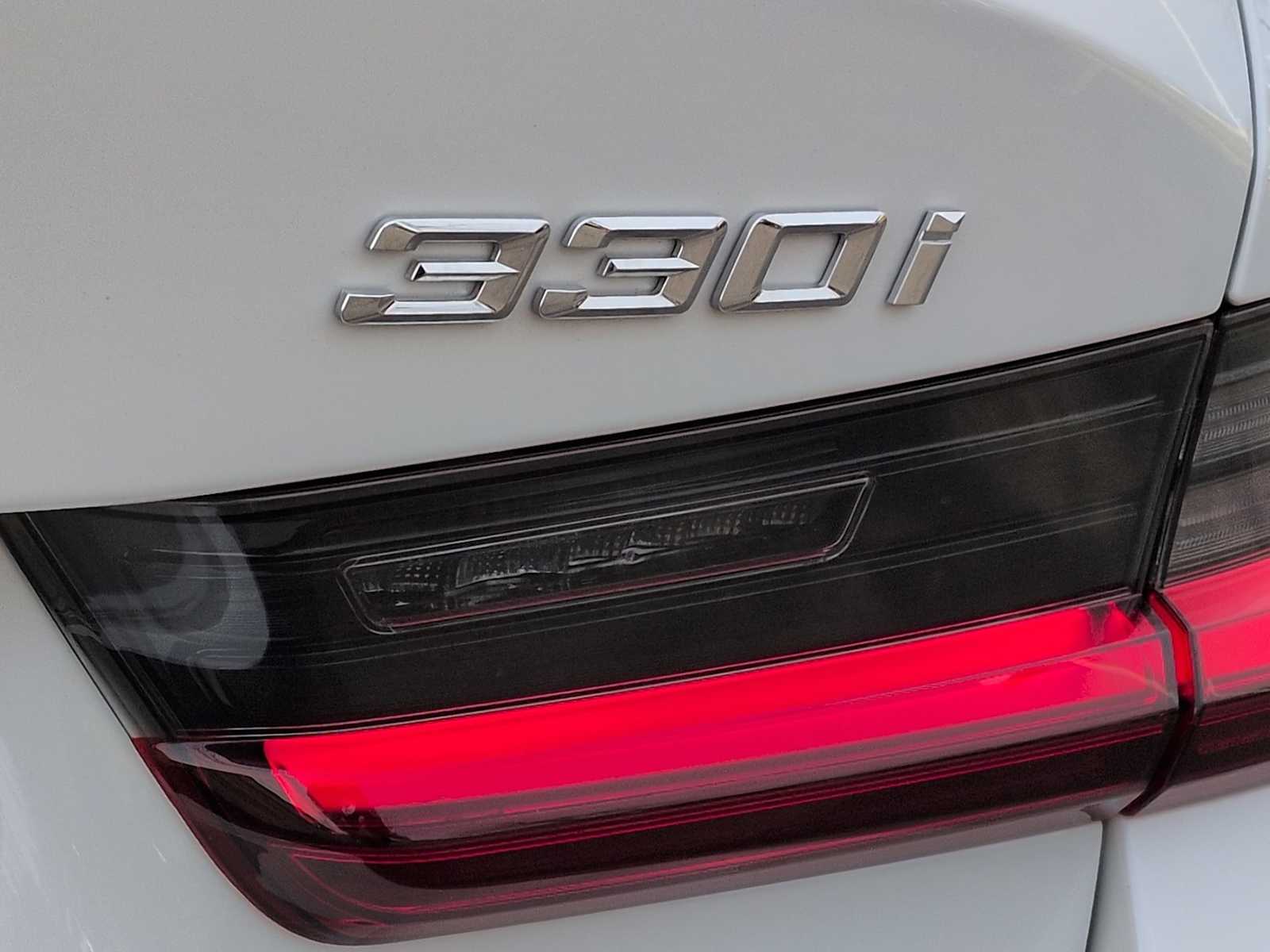 Thumbnail: 2025 BMW 3 Series - 13