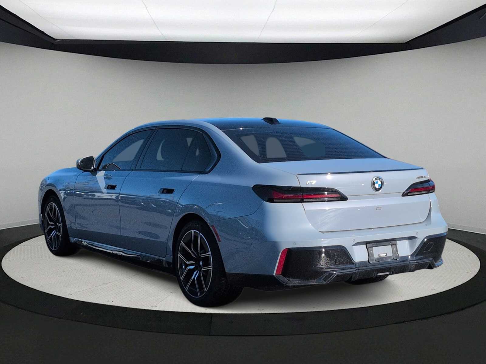 Thumbnail: 2023 BMW i7 - 6