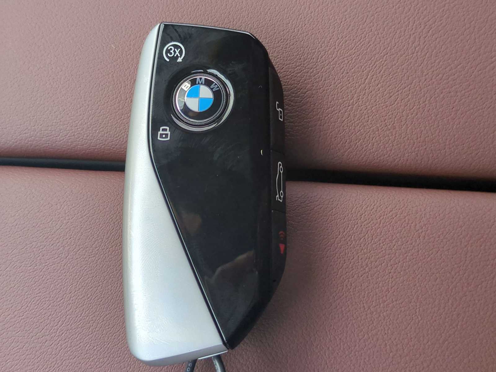 Thumbnail: 2026 BMW X7 - 36