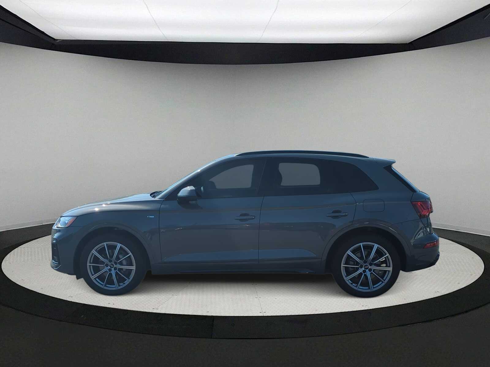 Thumbnail: 2023 Audi Q5 - 5