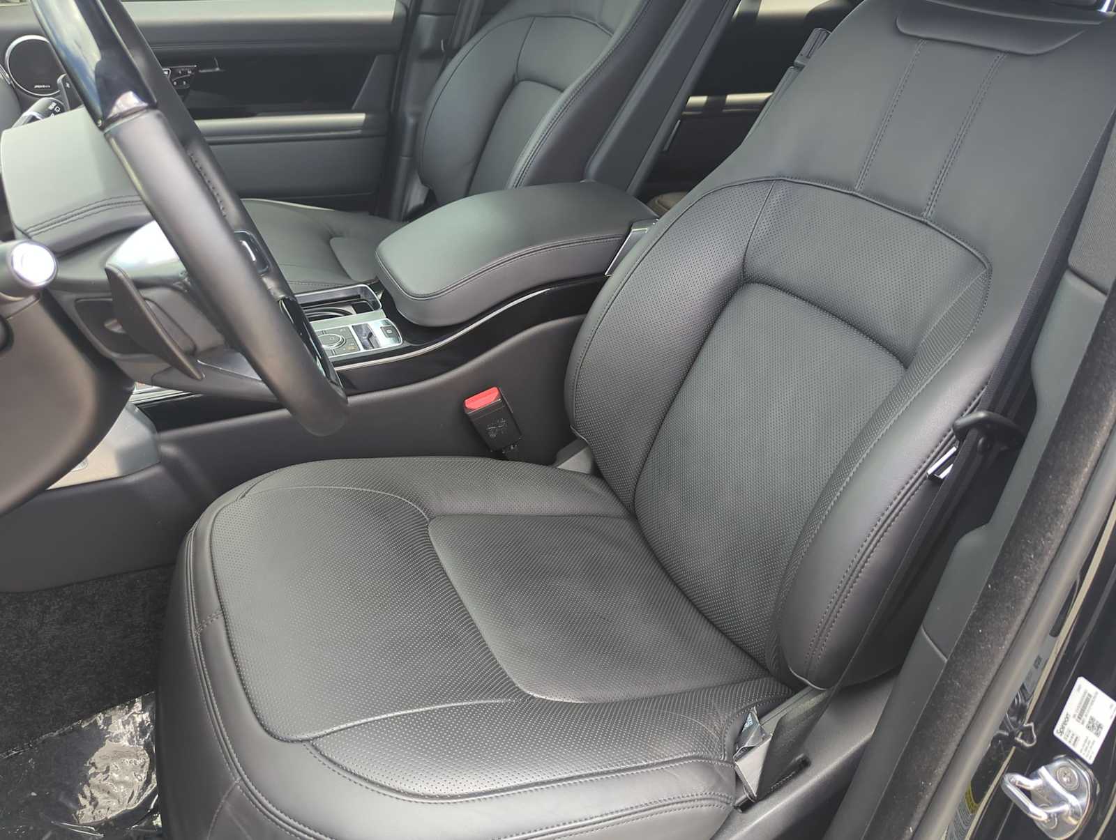 Thumbnail: 2021 Land Rover Range Rover - 16