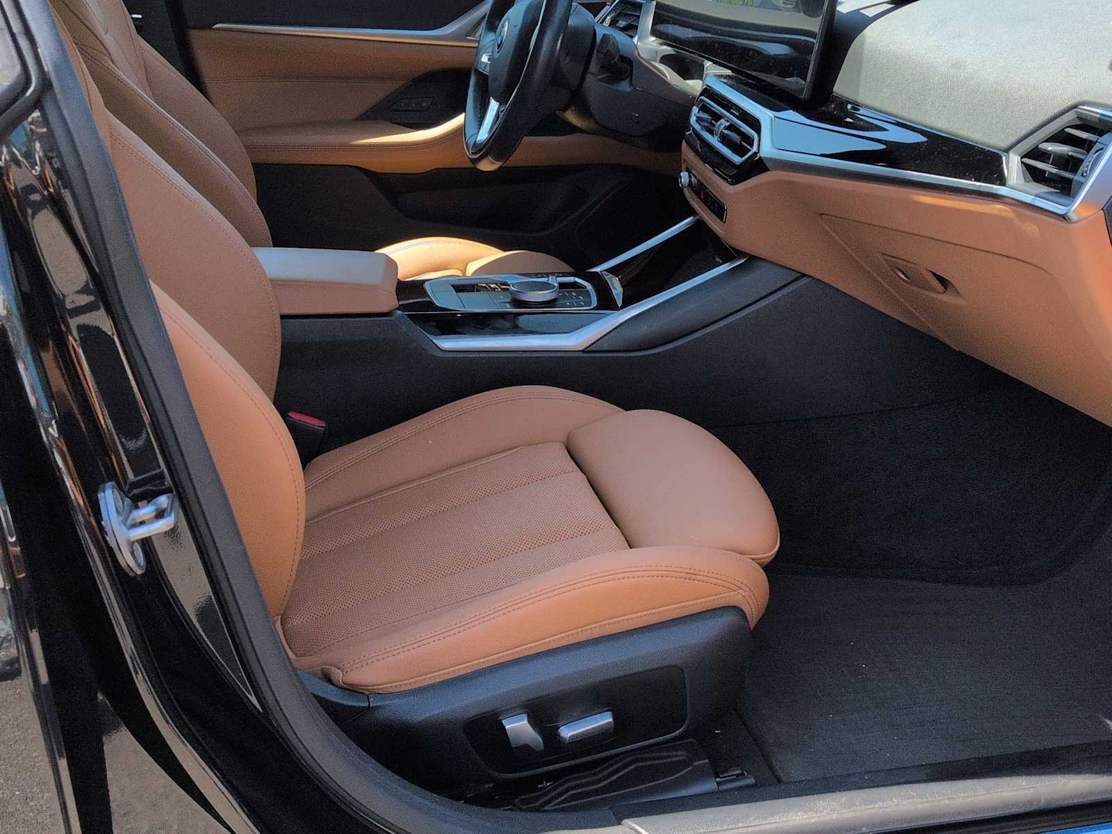 Thumbnail: 2023 BMW i4 - 24