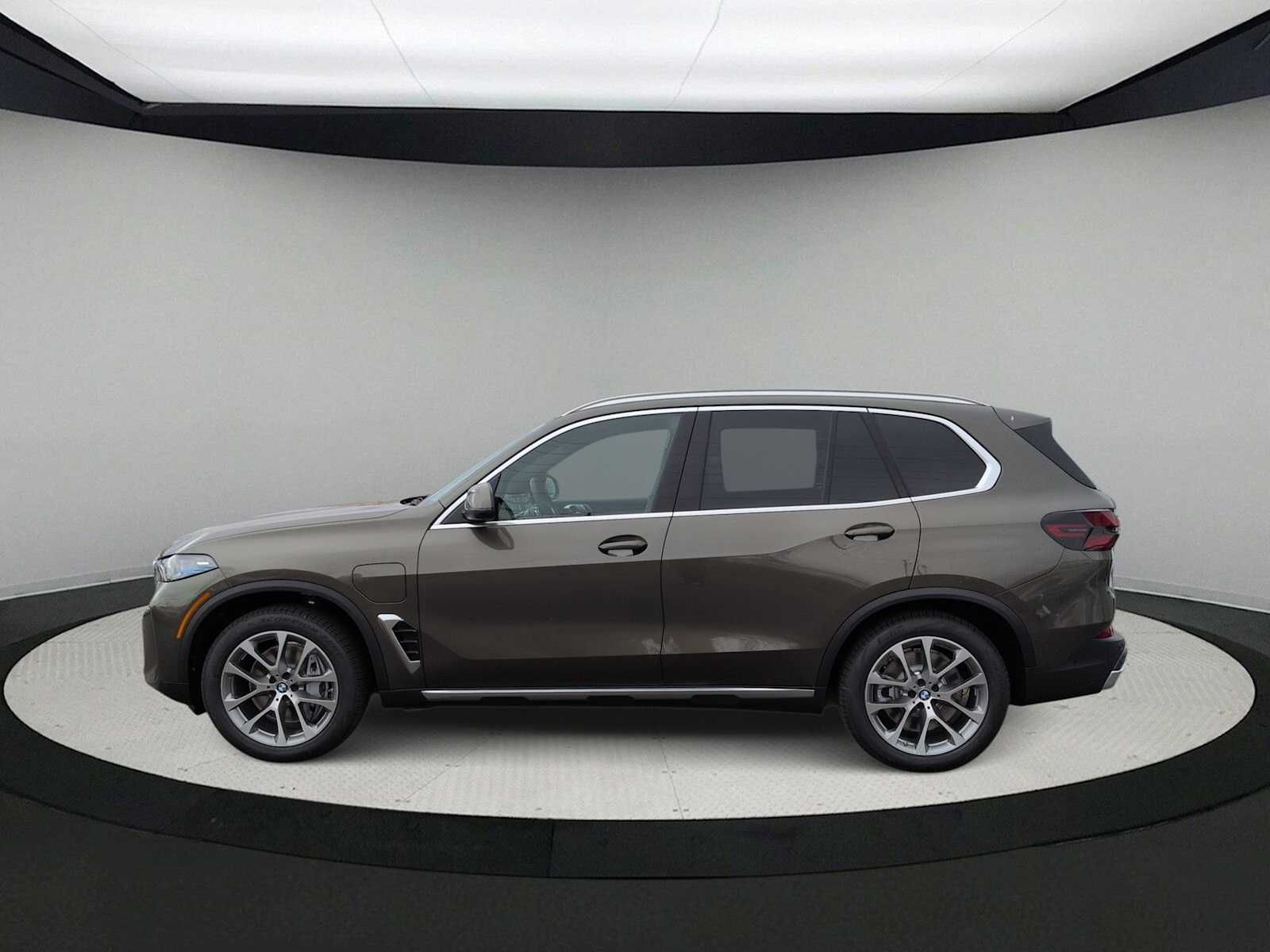 Thumbnail: 2026 BMW X5 - 5