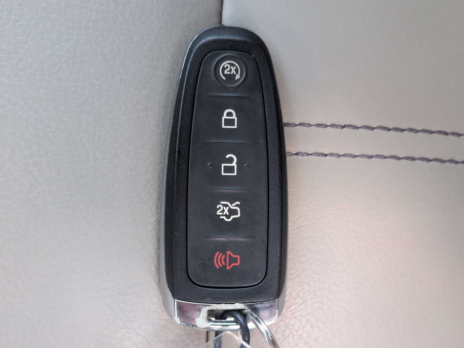 Thumbnail: 2013 Ford Edge - 35