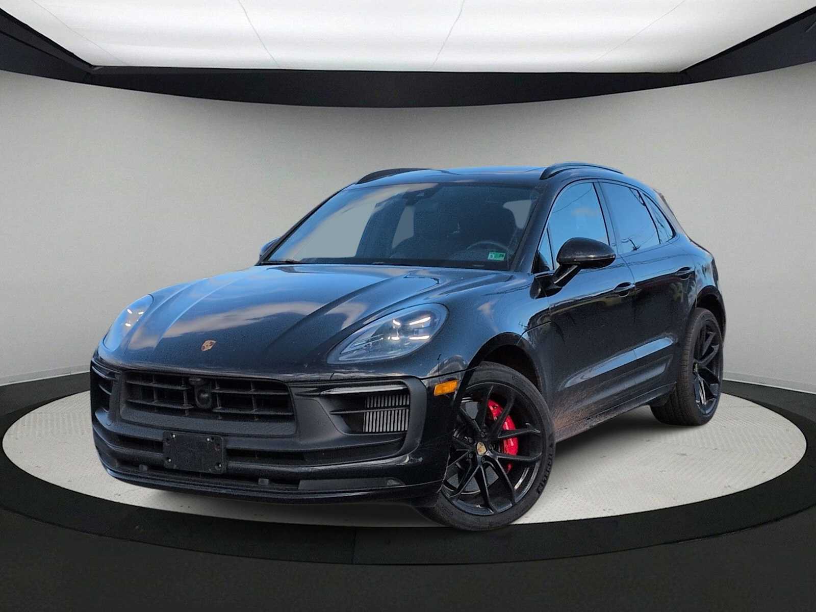 Thumbnail: 2023 Porsche Macan - 1