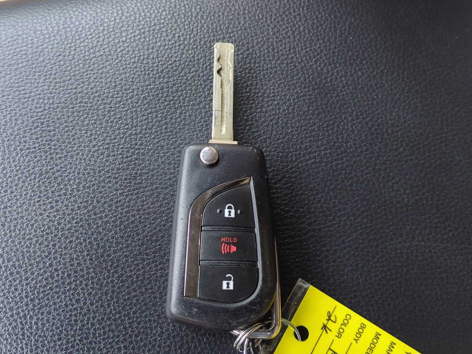 Thumbnail: 2022 Toyota RAV4 - 30