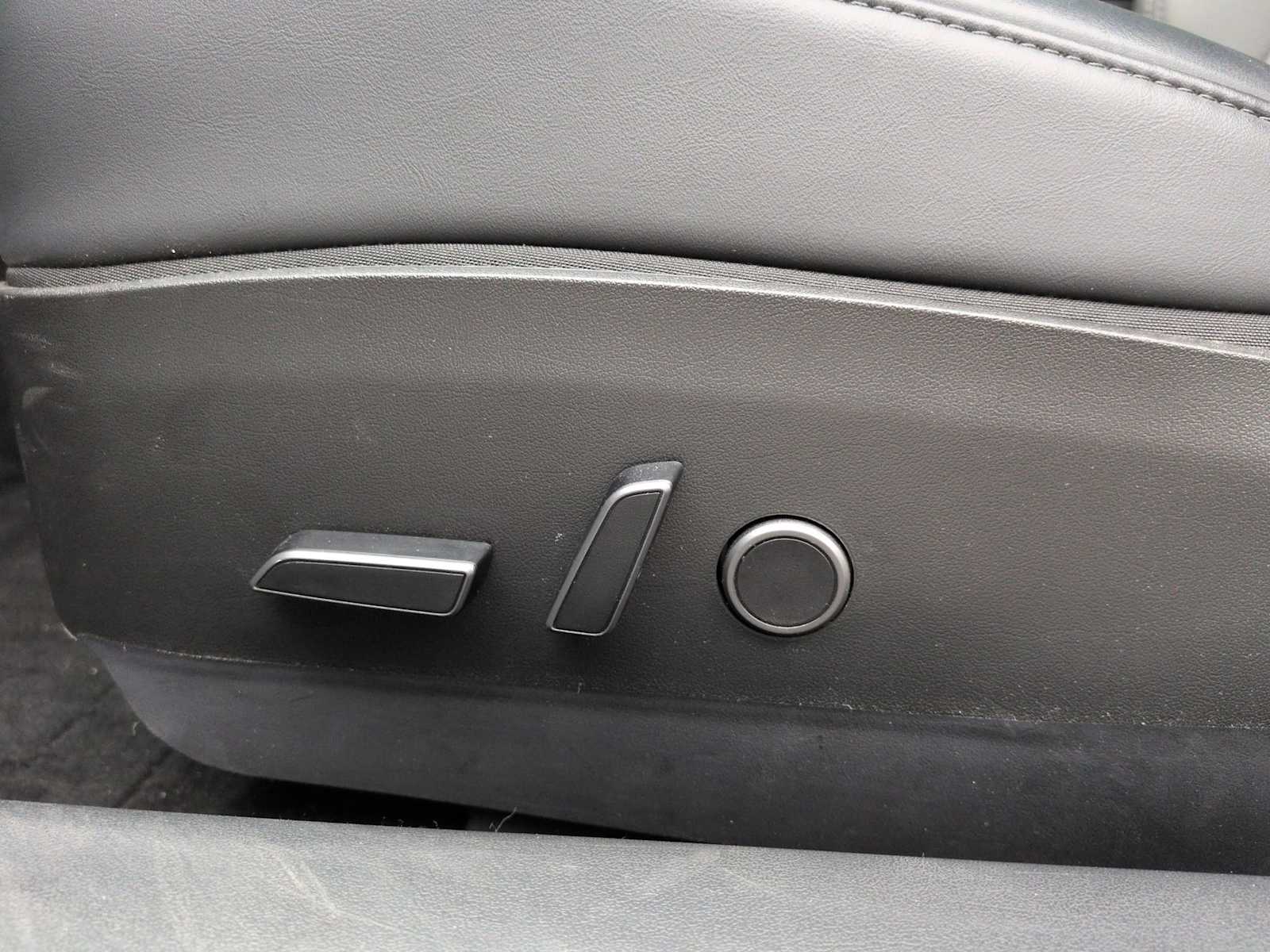 Thumbnail: 2023 Tesla Model 3 - 17