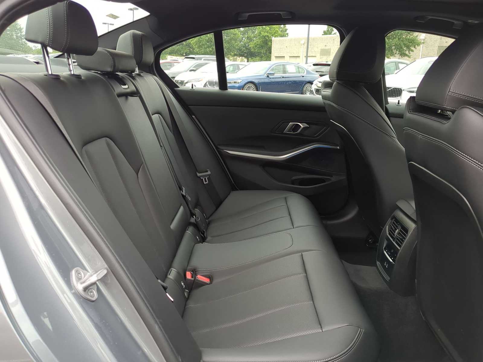 Thumbnail: 2024 BMW 3 Series - 22