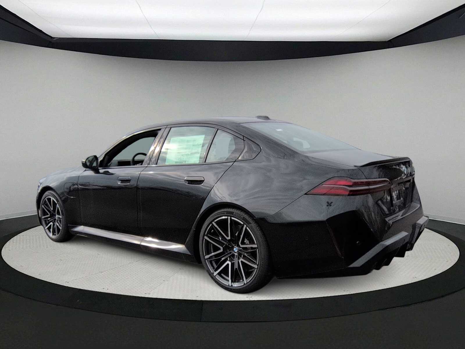 Thumbnail: 2026 BMW M5 - 6