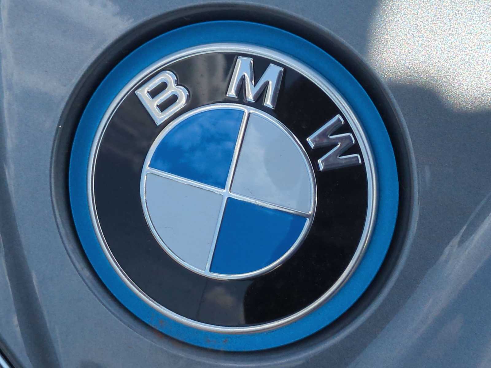 Thumbnail: 2025 BMW i4 - 11