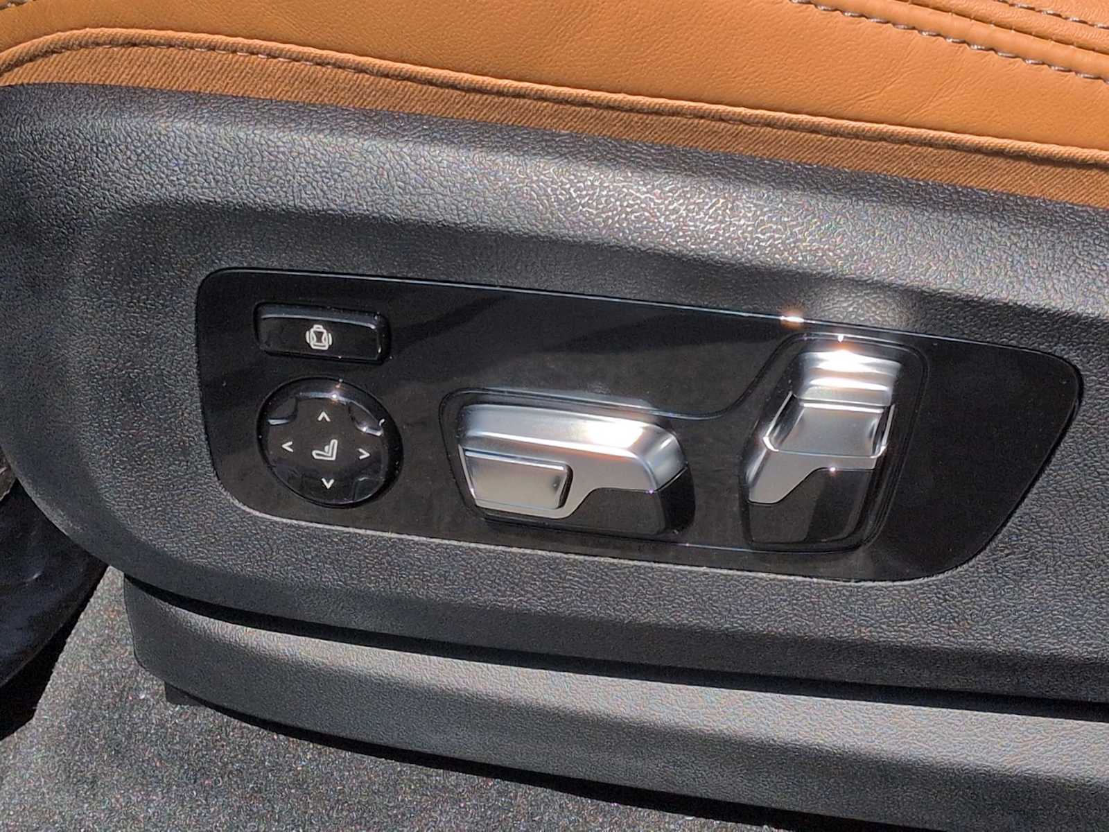 Thumbnail: 2027 BMW X7 - 18