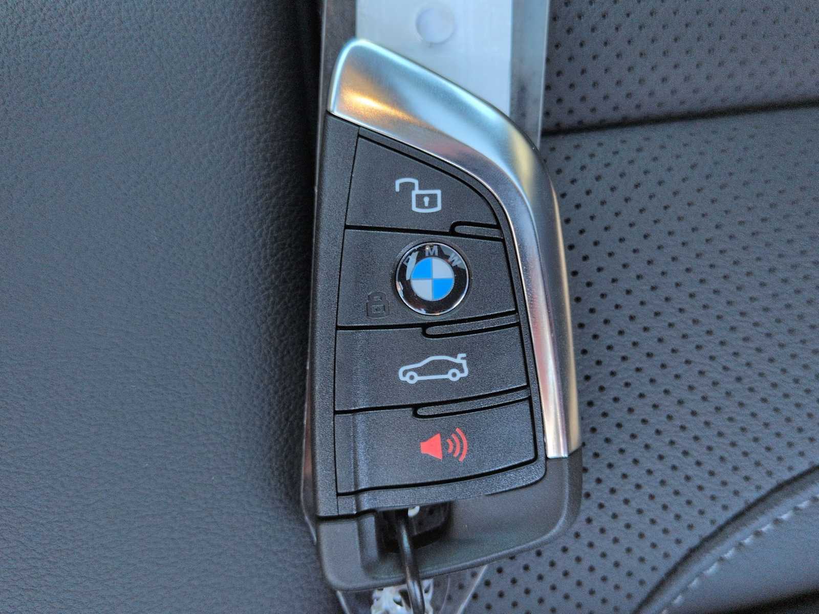 Thumbnail: 2026 BMW i4 - 36