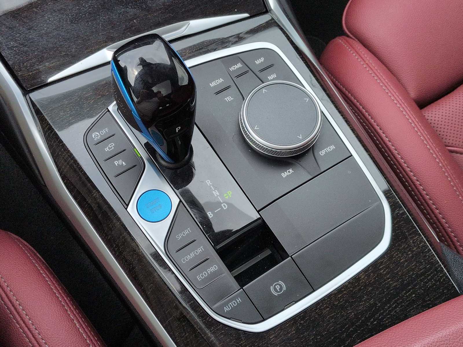 Thumbnail: 2023 BMW i4 - 34