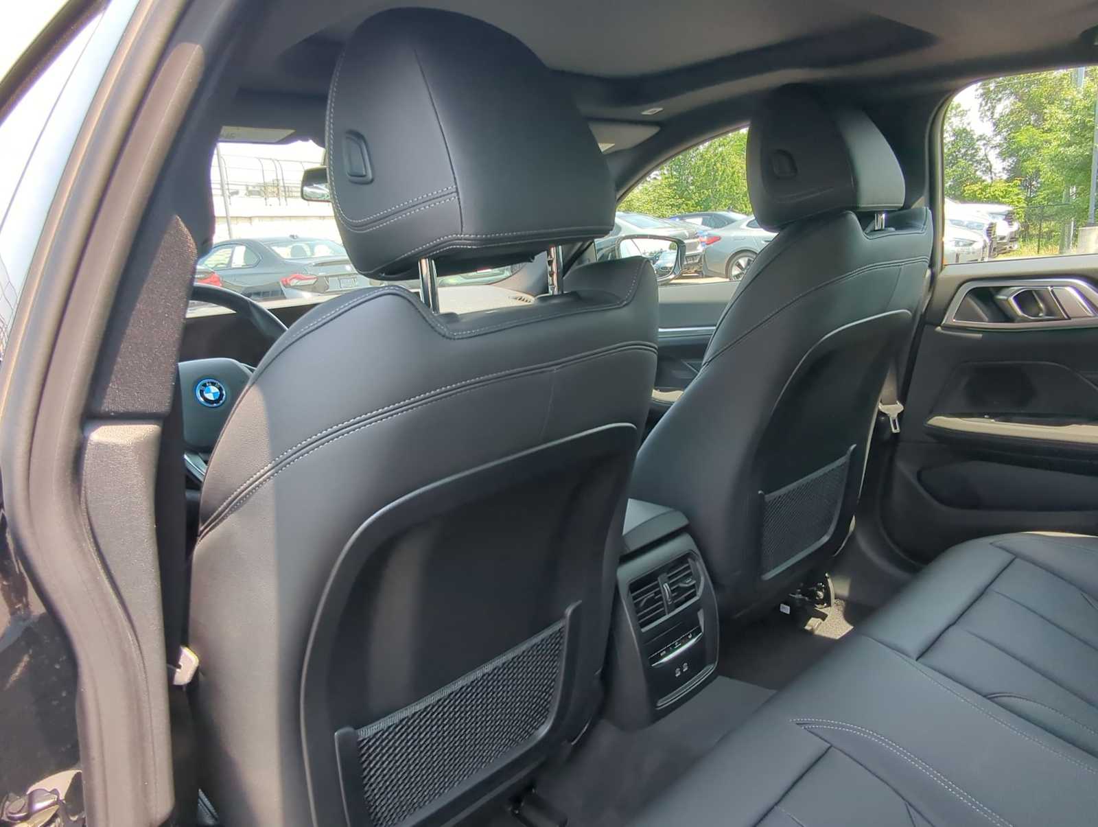 2024 BMW i4 eDrive40 18