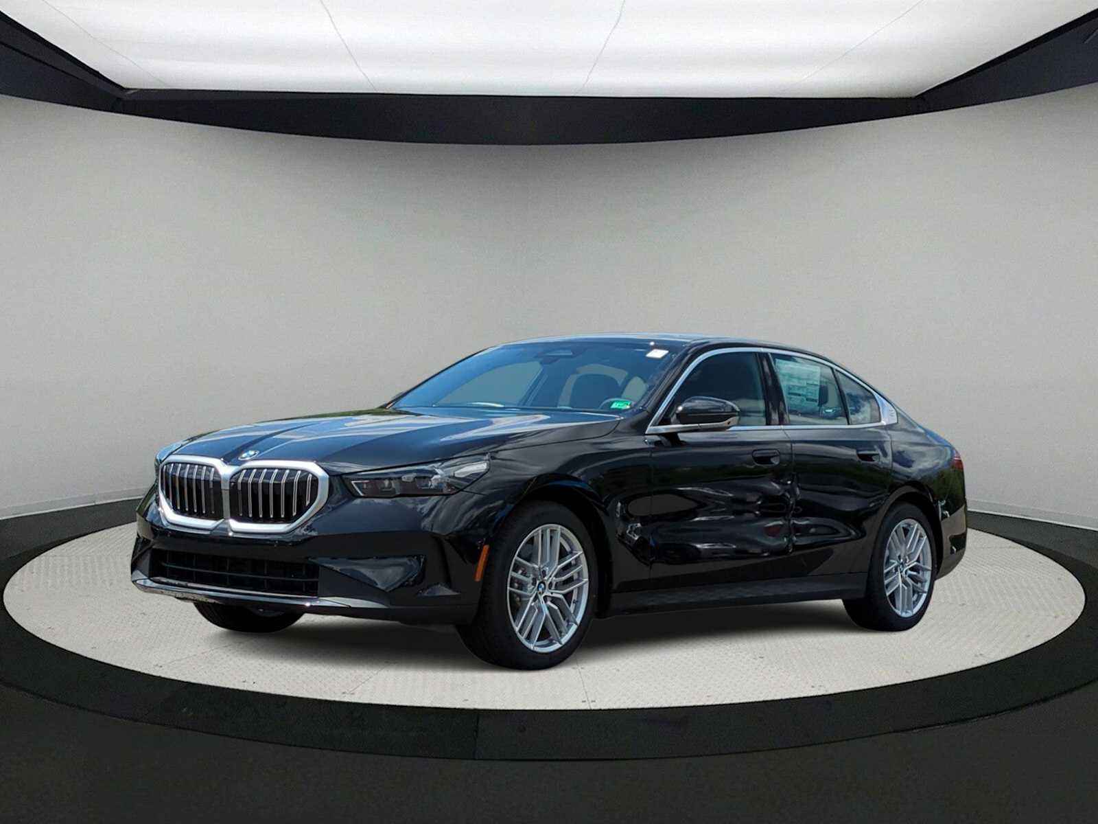 Thumbnail: 2025 BMW 5 Series - 4