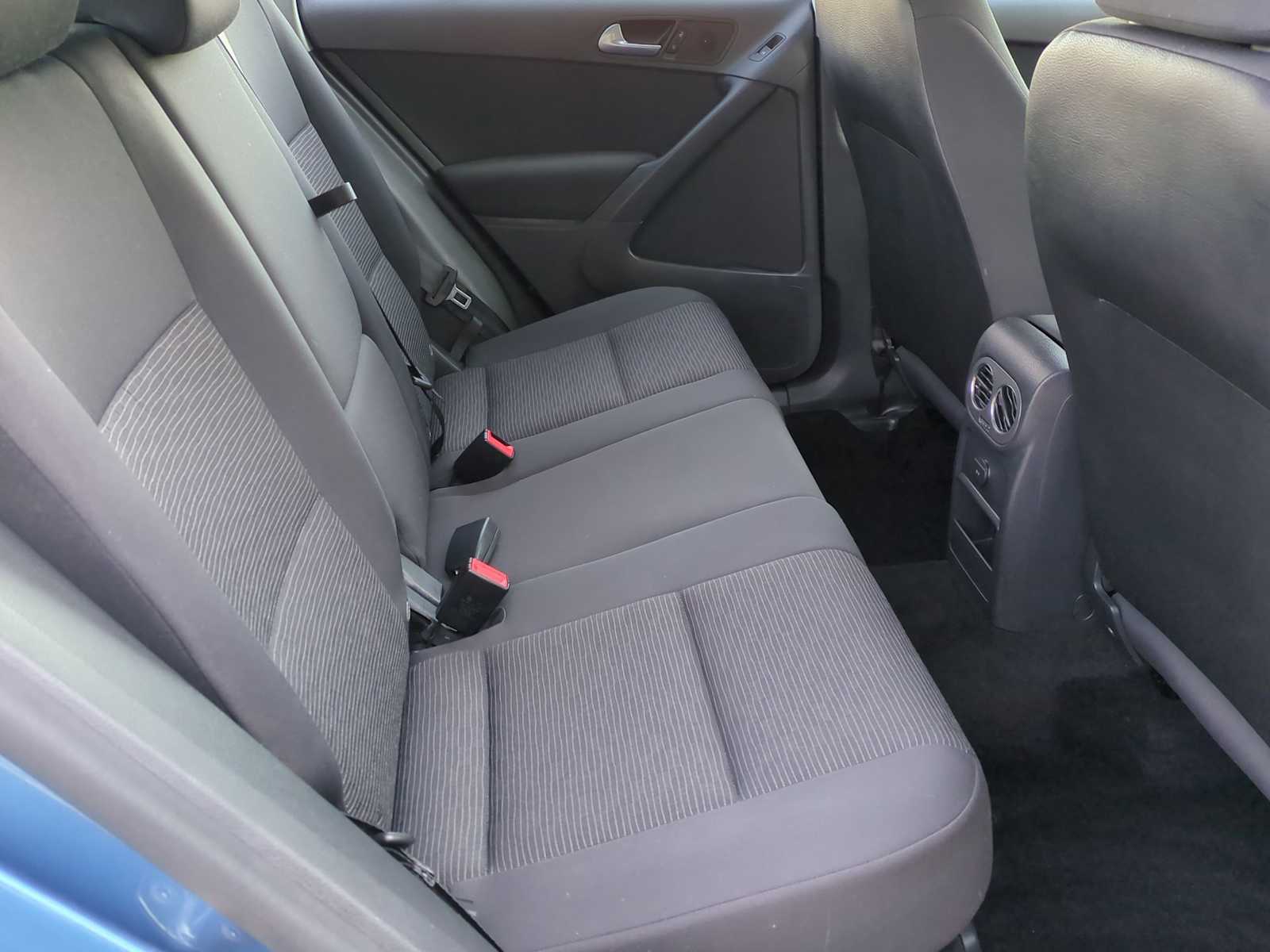 Thumbnail: 2017 Volkswagen Tiguan - 19