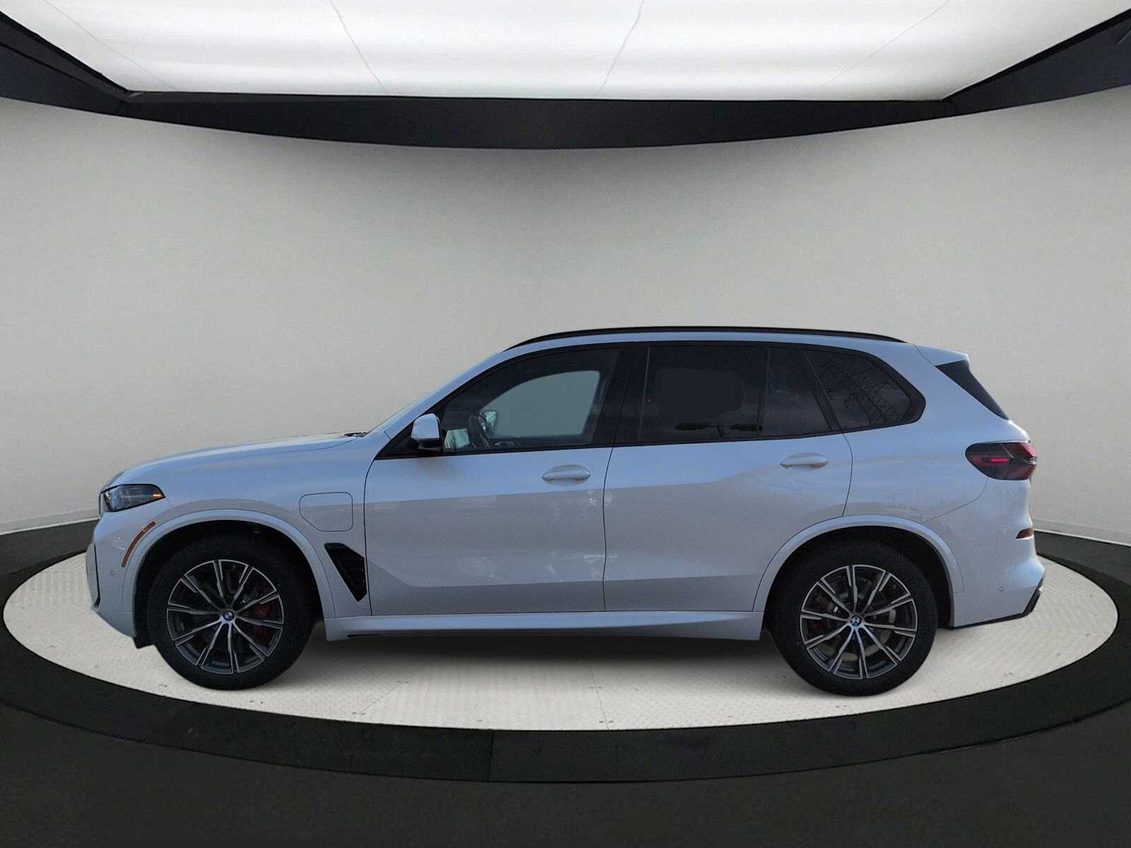 Thumbnail: 2026 BMW X5 - 5