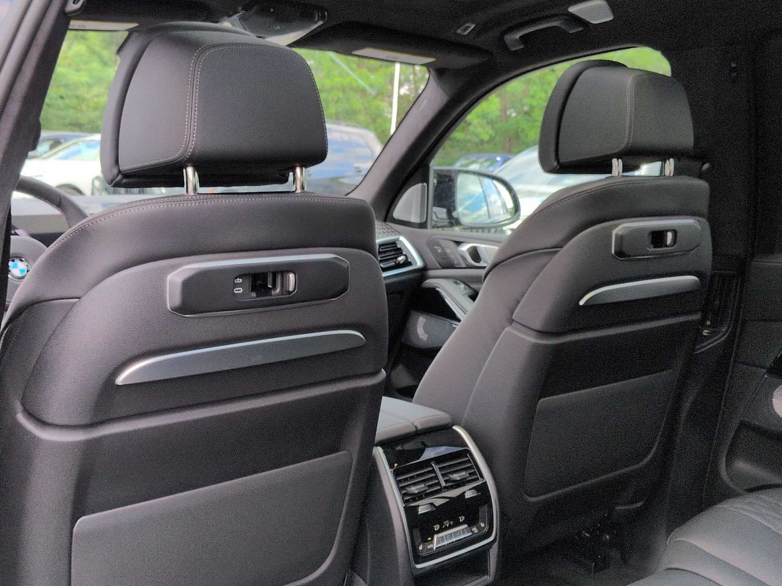 Thumbnail: 2027 BMW X7 - 19