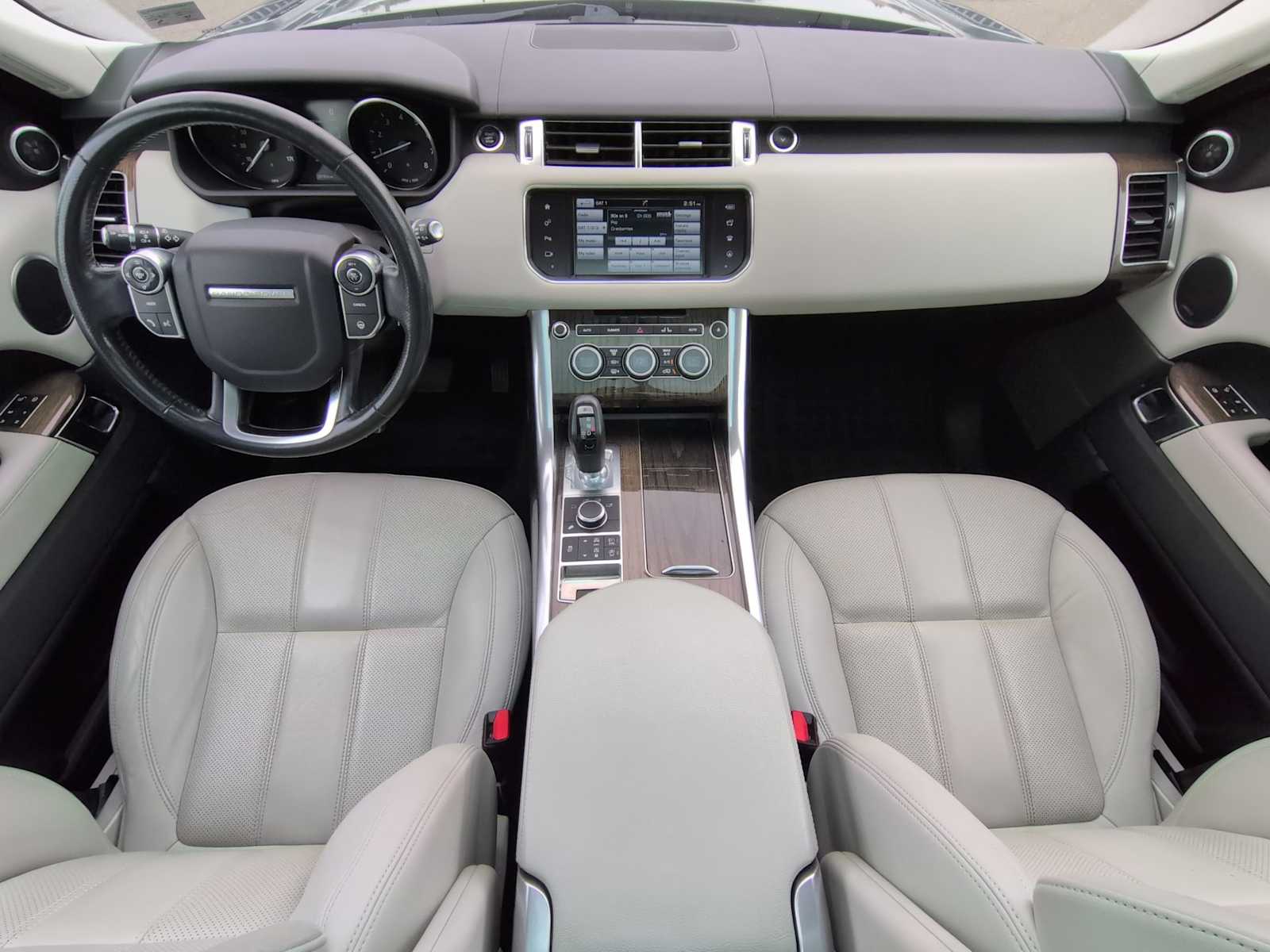 Thumbnail: 2016 Land Rover Range Rover Sport - 16
