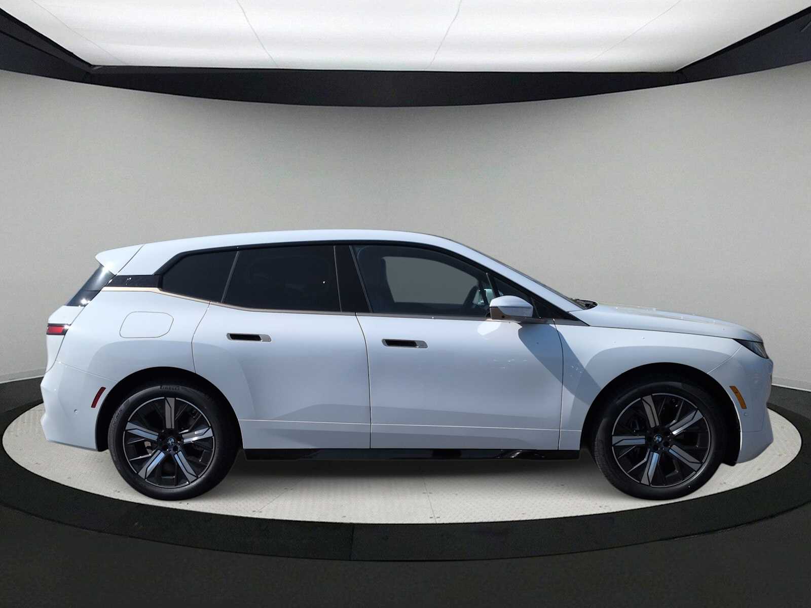 Thumbnail: 2026 BMW iX - 9