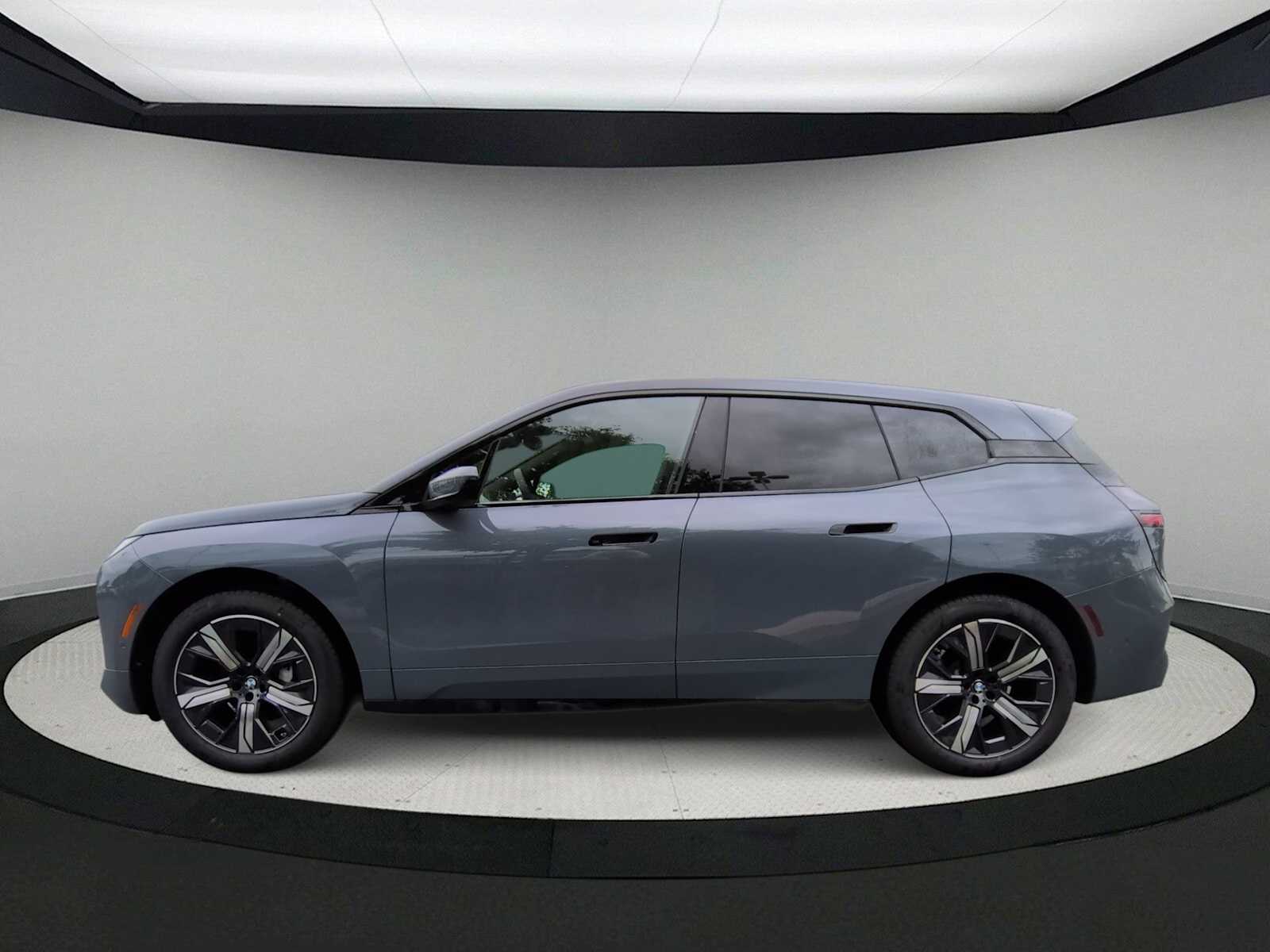 Thumbnail: 2026 BMW iX - 5