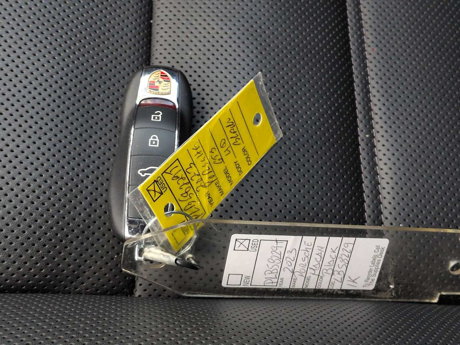 Thumbnail: 2023 Porsche Macan - 28