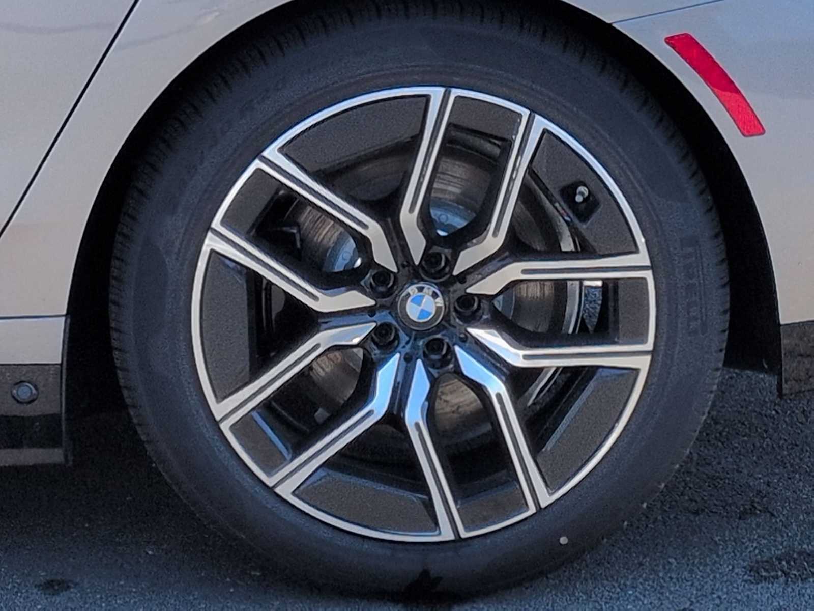 Thumbnail: 2026 BMW 7 Series - 14